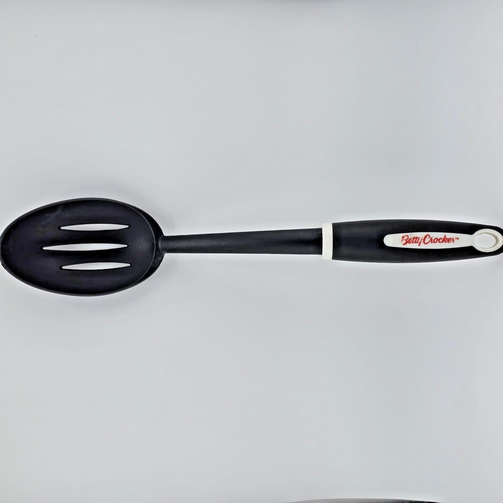 Betty Crocker Black & White Plastic Slotted Spoon
